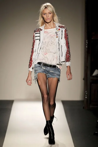 Look 22
